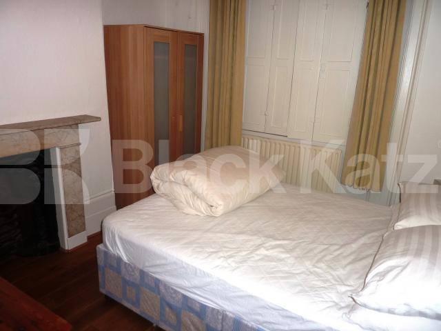 			1 MONTHS DEPOSIT SAVING YOU £609!, 1 Bedroom, 1 bath, 1 reception Flat			 Swinton Street, KINGS CROSS 